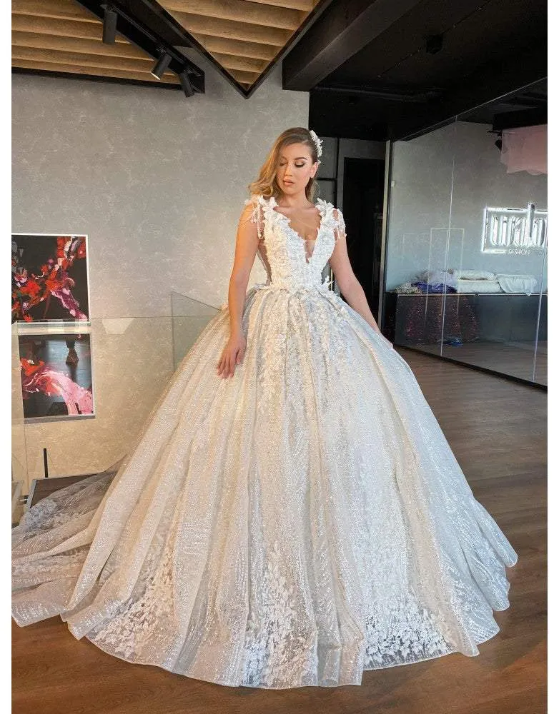 African Ball Gown With Long Trail