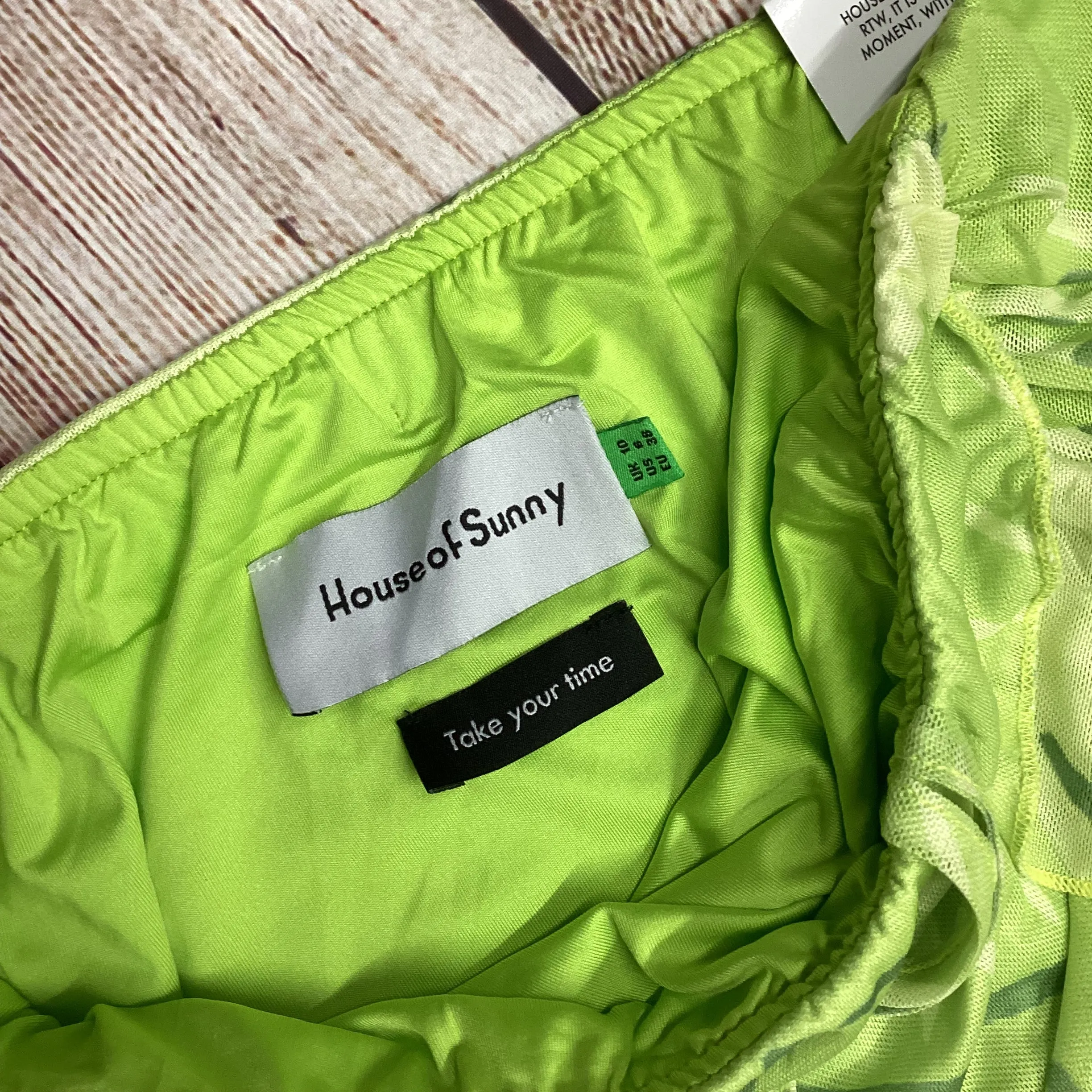 BNWT House Of Sunny Green Falling Kiwi Wrap Skirt Size 10
