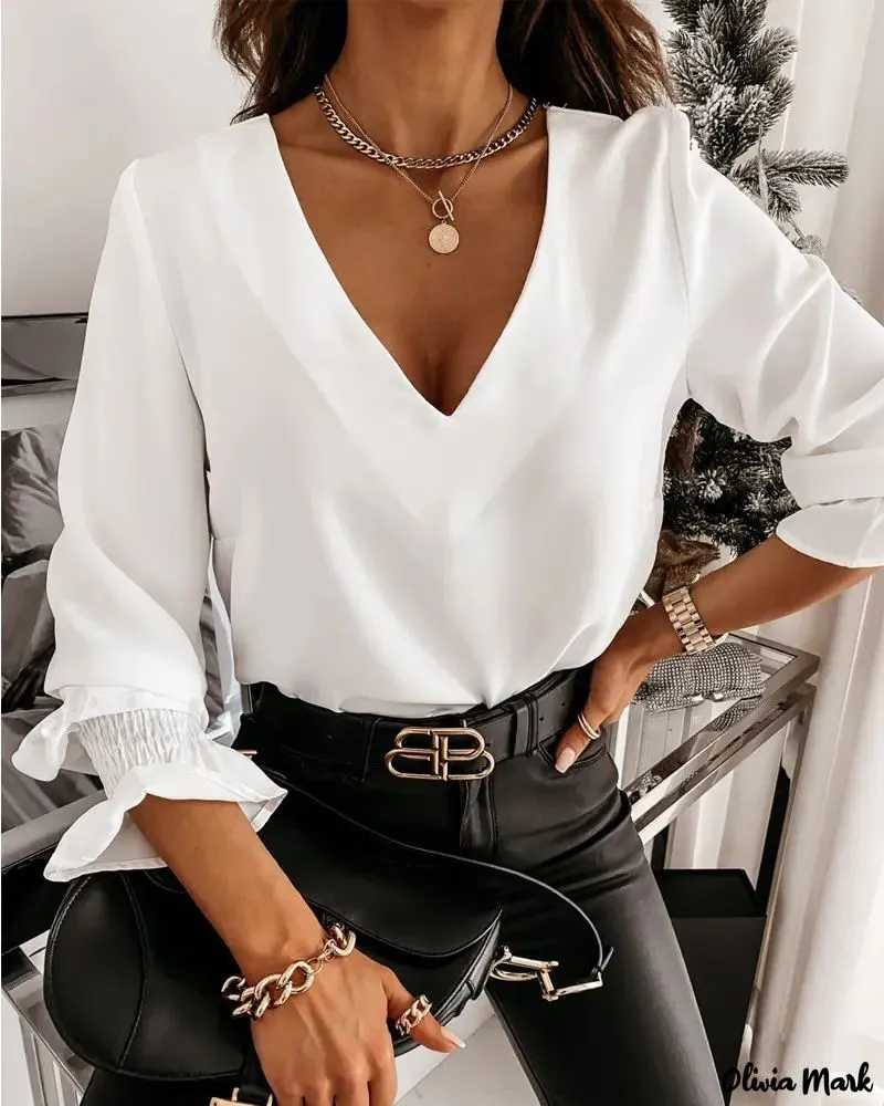 Deanwangkt - Long sleeve V-back top with criss-cross bead decor