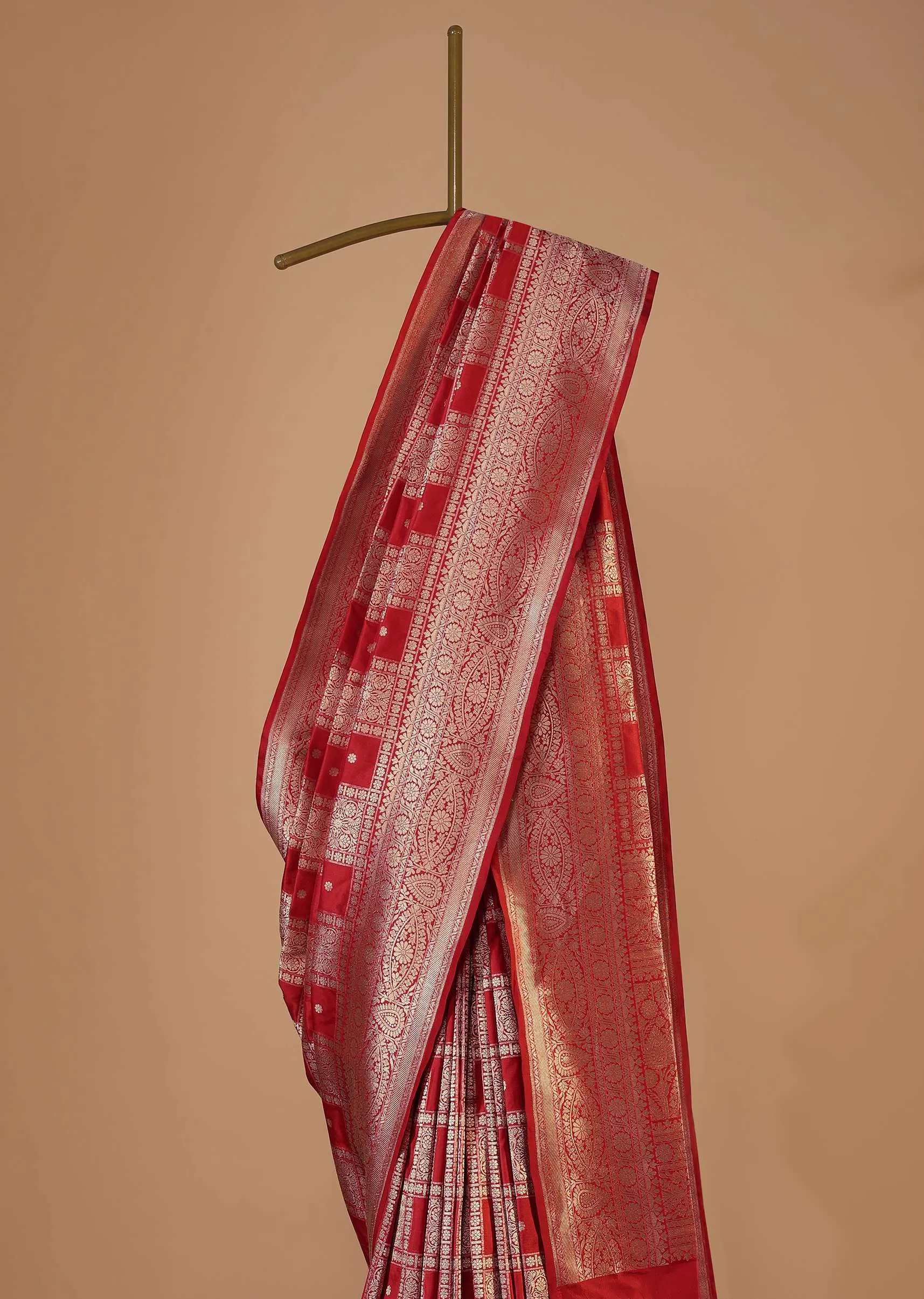 Fiery Red Zari Banarasi Saree In Katan Silk With Single Zari Work And Unstitched Blouse