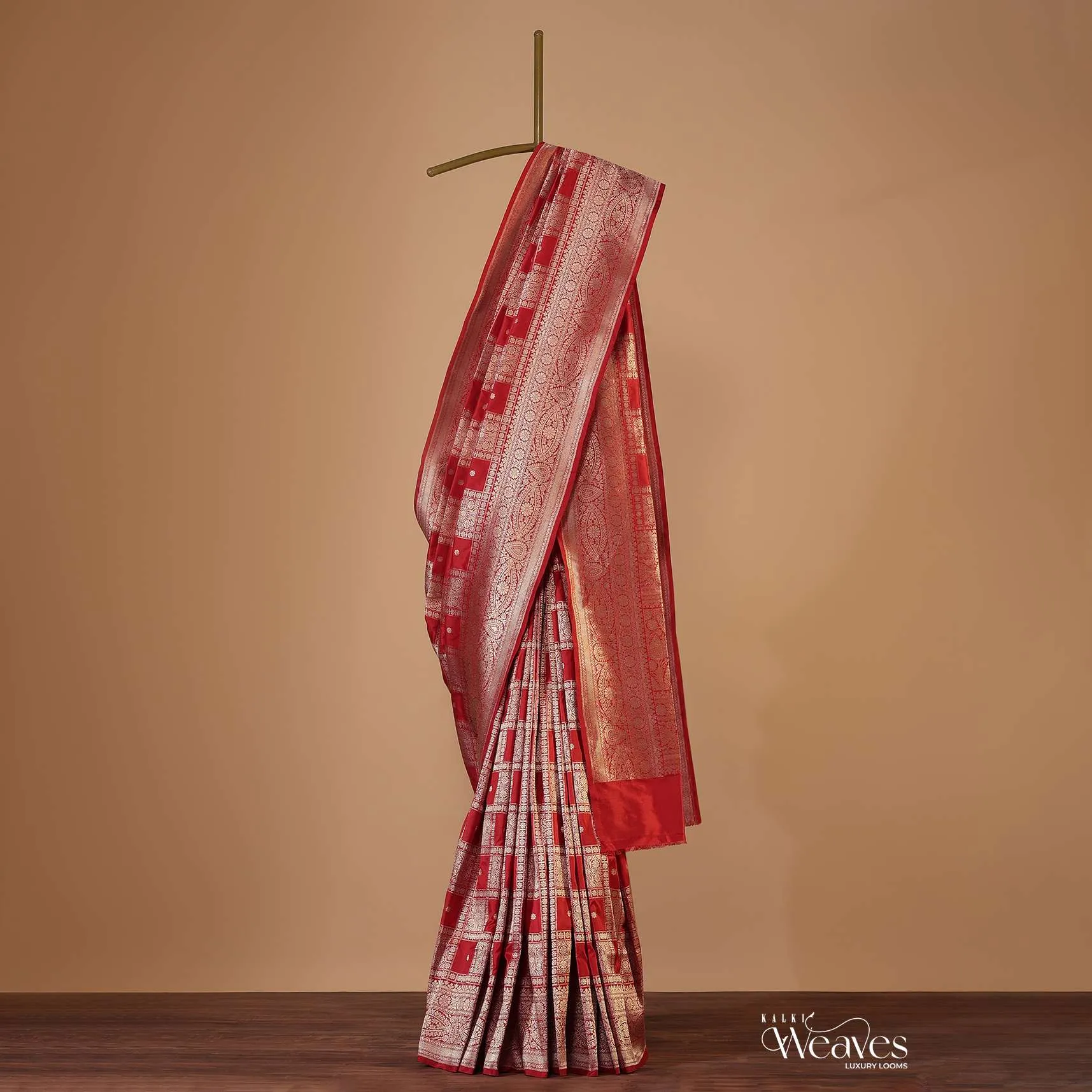 Fiery Red Zari Banarasi Saree In Katan Silk With Single Zari Work And Unstitched Blouse